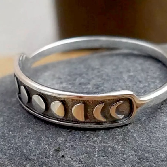 “Phases of Life” Moon Phase NightSky Engraved Ring - Picture 3 of 6